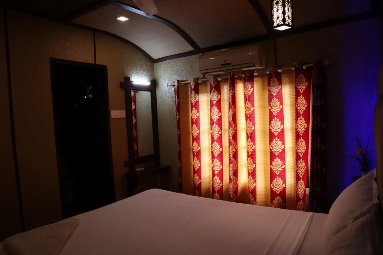 Kera Houseboats Alleppey アーラップーザ県 エクステリア 写真