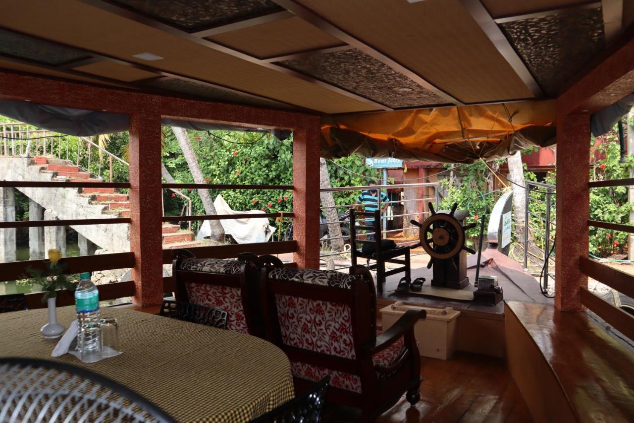 Kera Houseboats Alleppey アーラップーザ県 エクステリア 写真