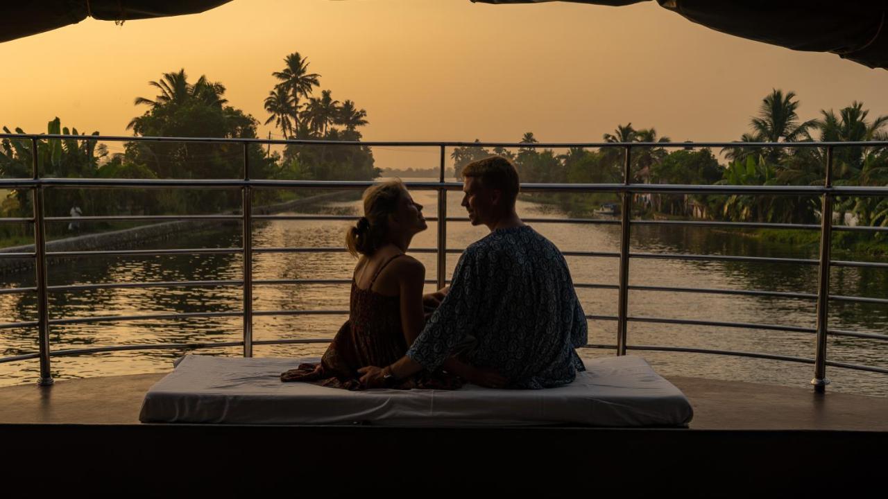 Kera Houseboats Alleppey アーラップーザ県 エクステリア 写真