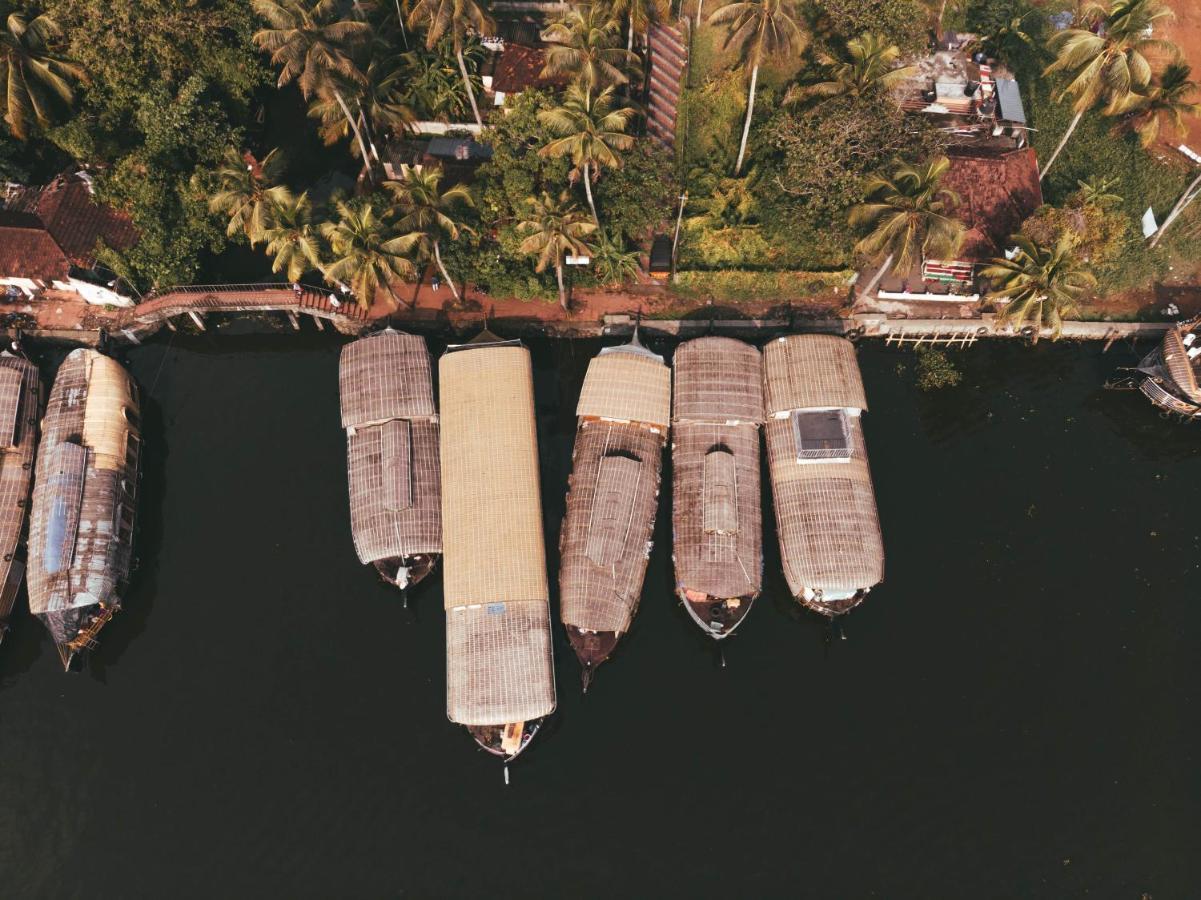 Kera Houseboats Alleppey アーラップーザ県 エクステリア 写真