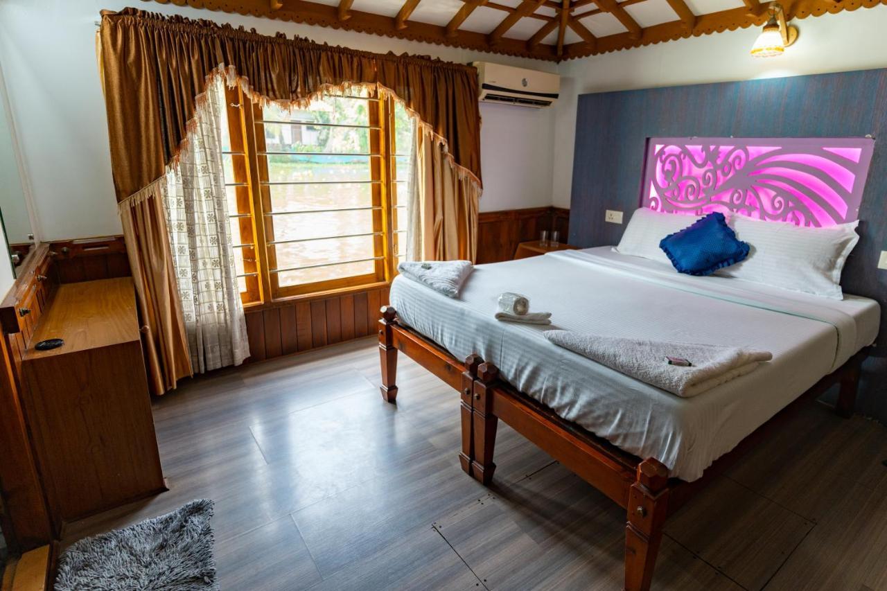 Kera Houseboats Alleppey アーラップーザ県 エクステリア 写真