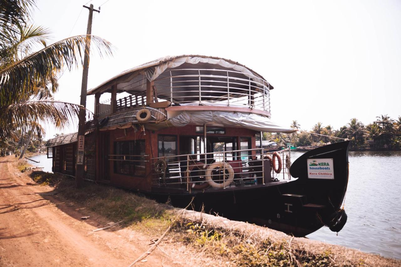 Kera Houseboats Alleppey アーラップーザ県 エクステリア 写真