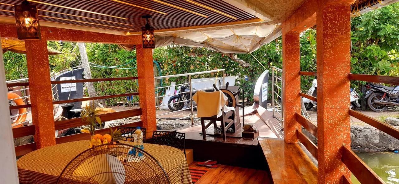 Kera Houseboats Alleppey アーラップーザ県 エクステリア 写真