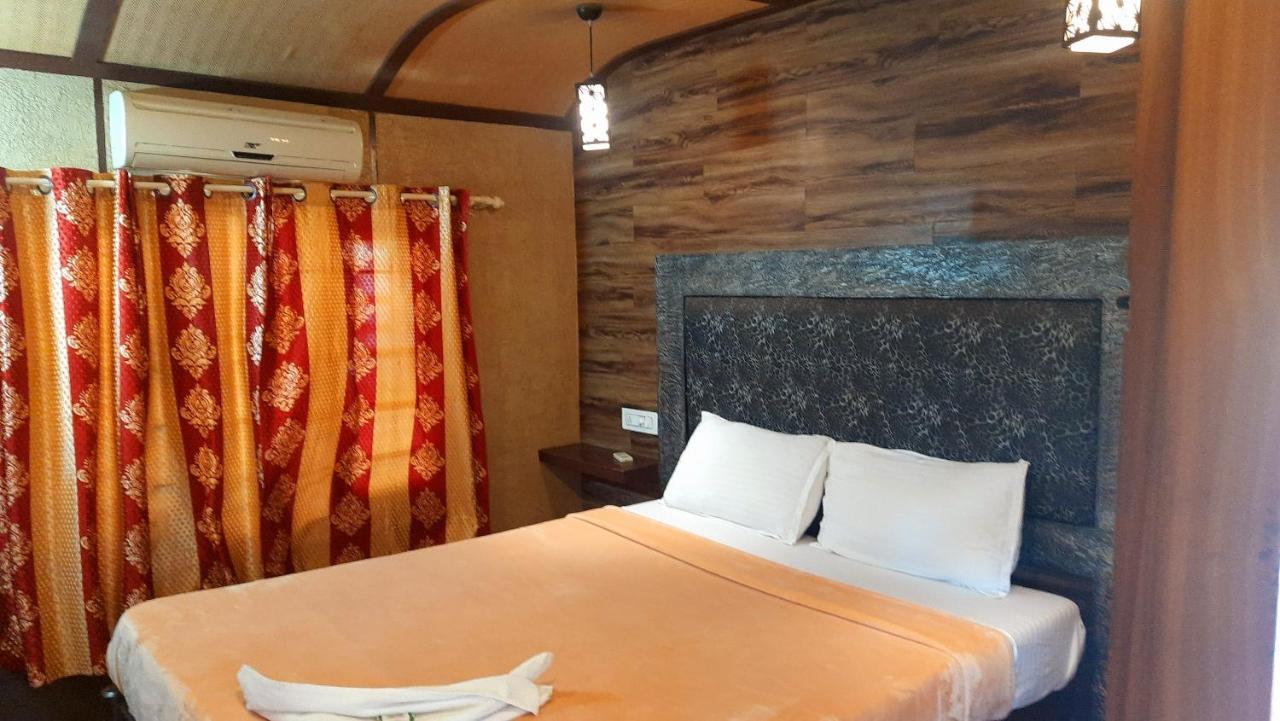 Kera Houseboats Alleppey アーラップーザ県 エクステリア 写真