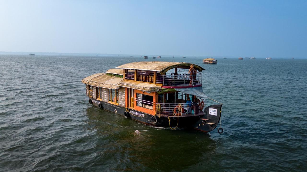 Kera Houseboats Alleppey アーラップーザ県 エクステリア 写真