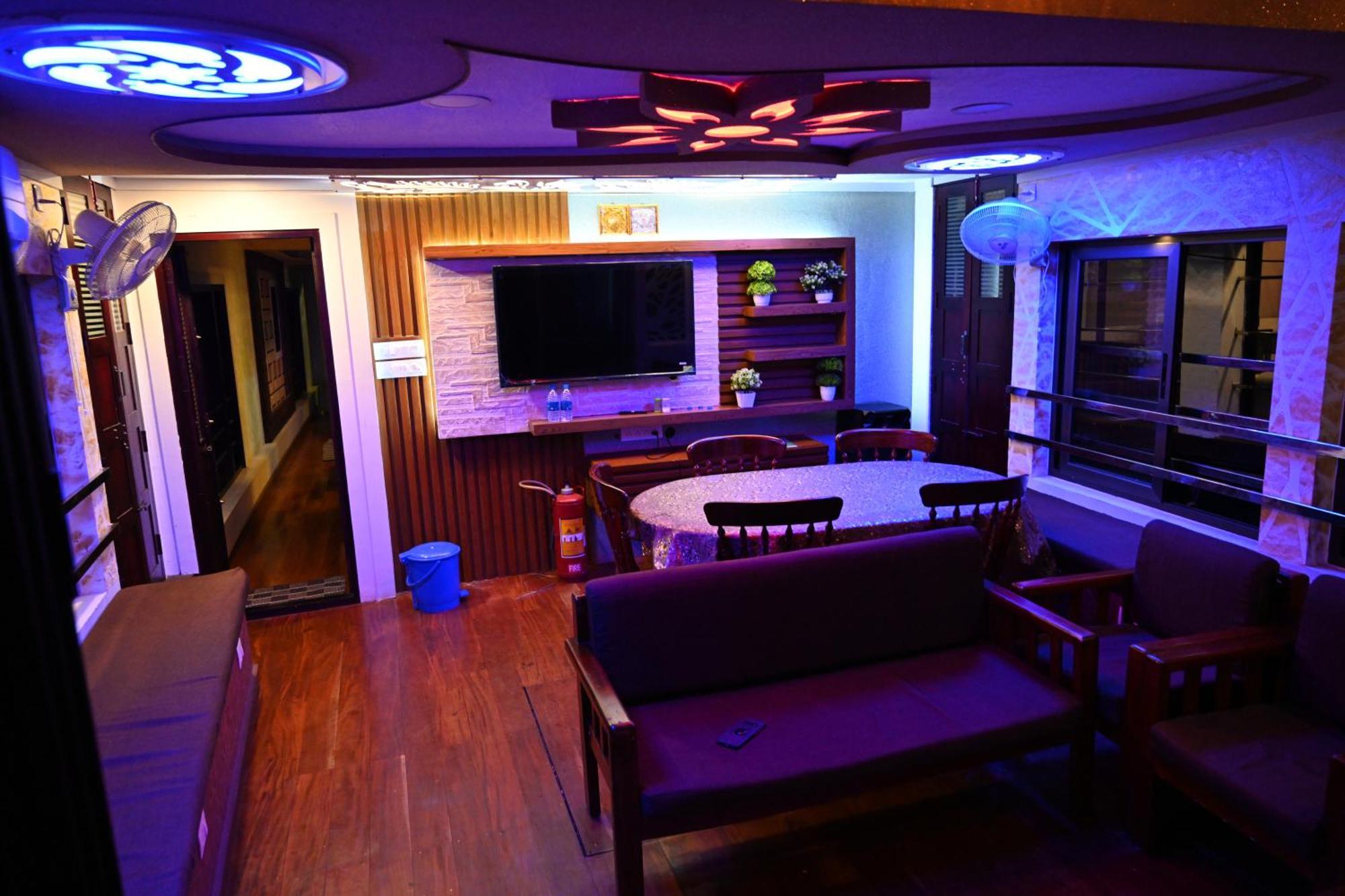 Kera Houseboats Alleppey アーラップーザ県 エクステリア 写真