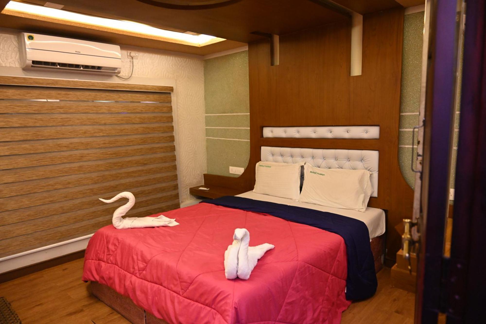 Kera Houseboats Alleppey アーラップーザ県 エクステリア 写真