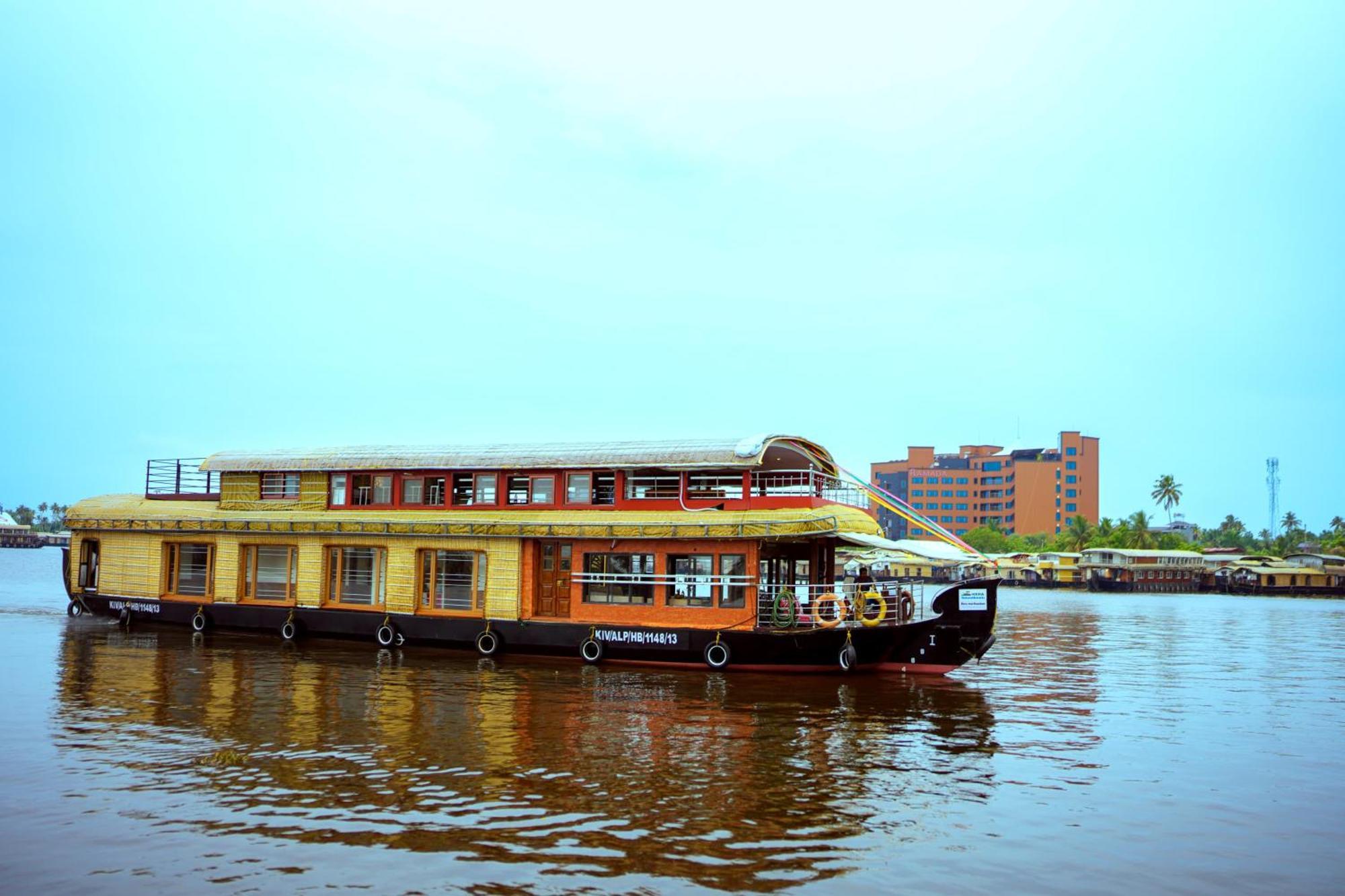 Kera Houseboats Alleppey アーラップーザ県 エクステリア 写真