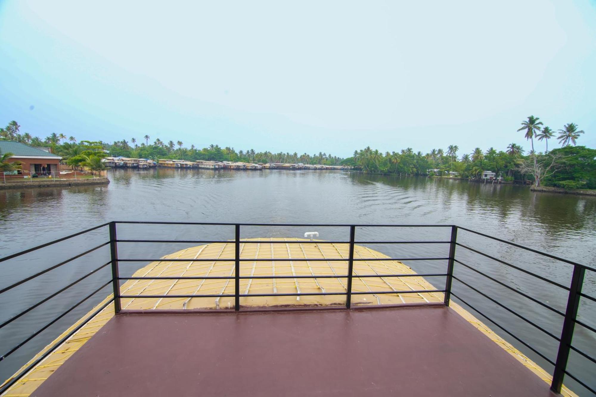 Kera Houseboats Alleppey アーラップーザ県 エクステリア 写真