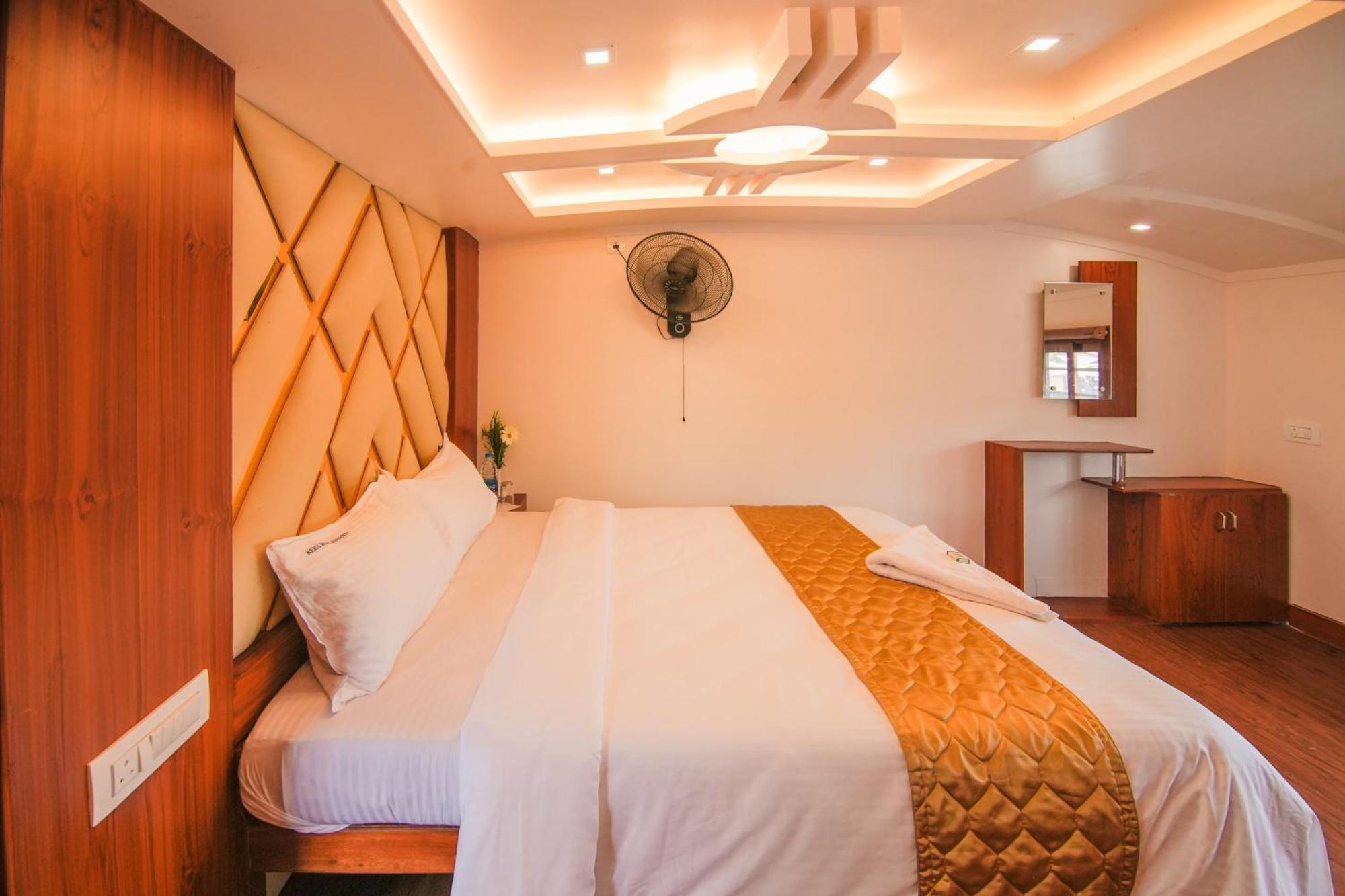 Kera Houseboats Alleppey アーラップーザ県 エクステリア 写真