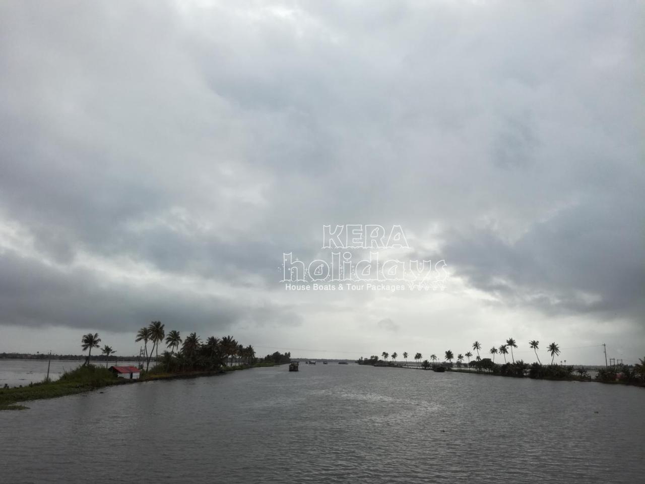 Kera Houseboats Alleppey アーラップーザ県 エクステリア 写真