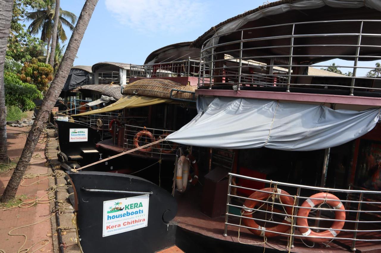 Kera Houseboats Alleppey アーラップーザ県 エクステリア 写真