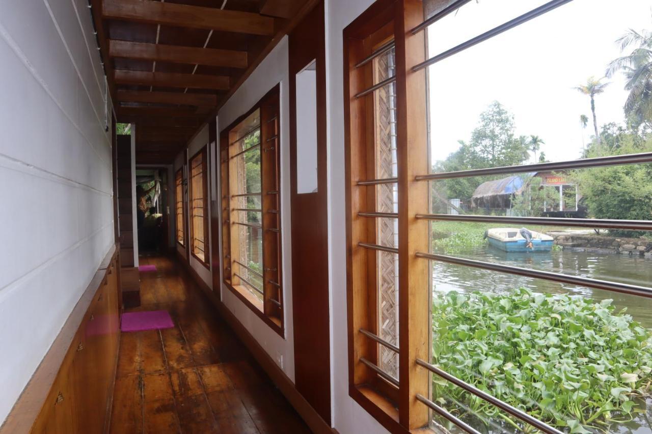 Kera Houseboats Alleppey アーラップーザ県 エクステリア 写真