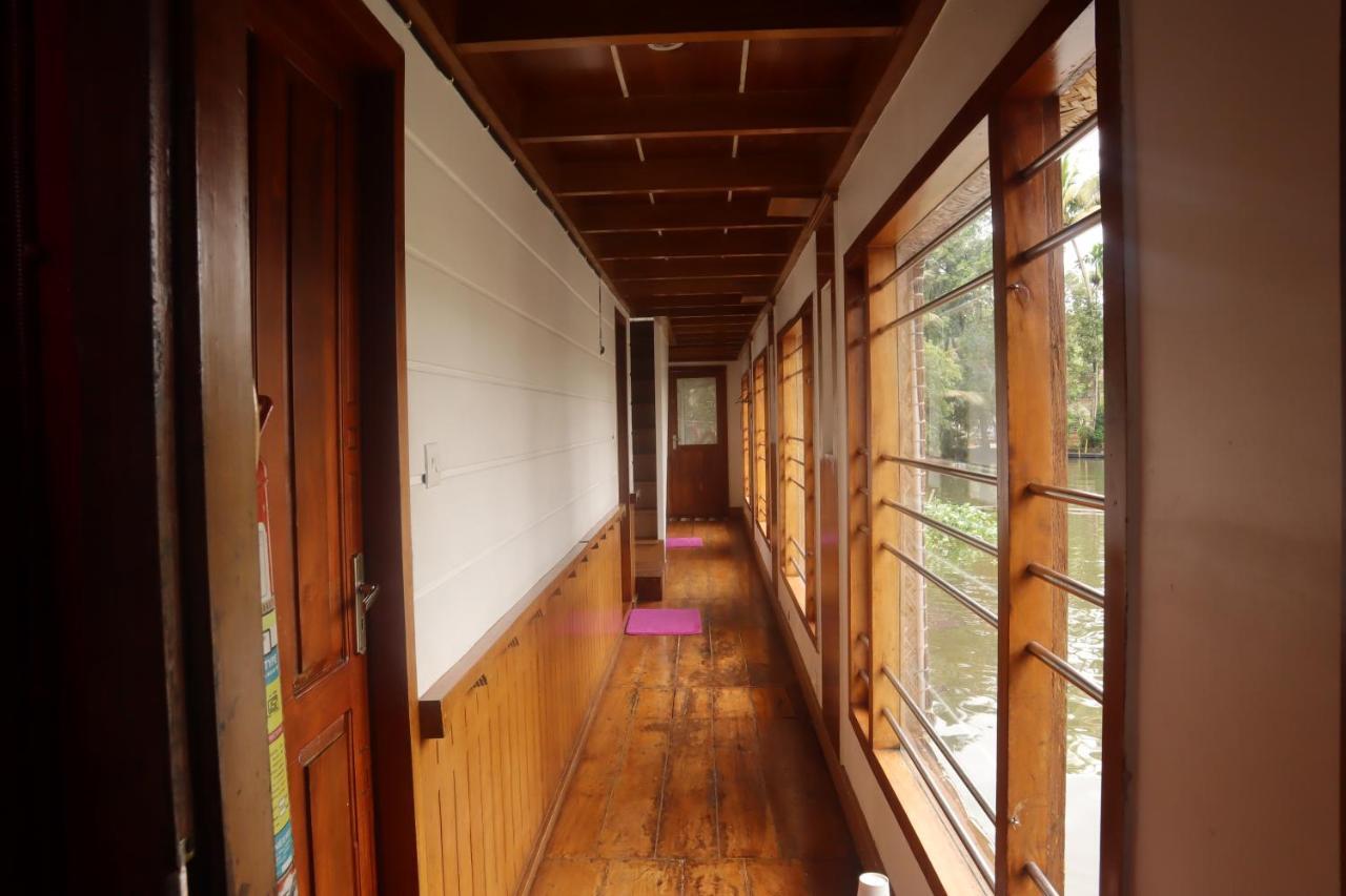 Kera Houseboats Alleppey アーラップーザ県 エクステリア 写真